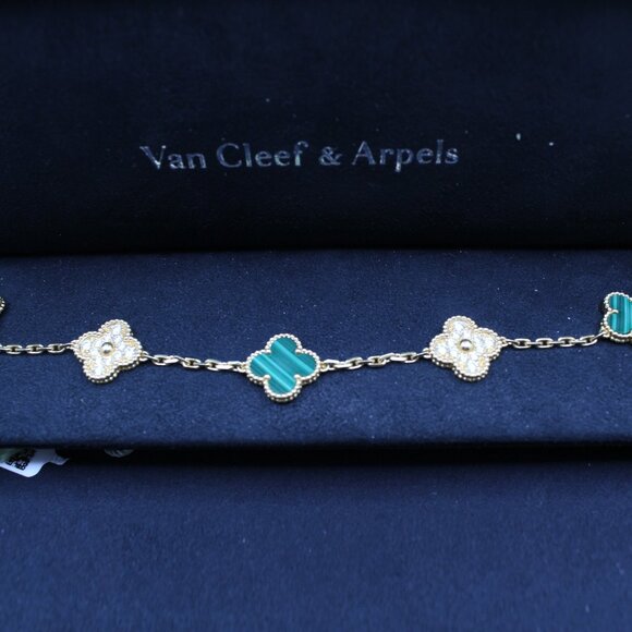 Van Cleef & Arpels Yellow Gold Alhambra Diamond and Malachite Bracelet VCARO7GQ0 - Picture 4 of 7